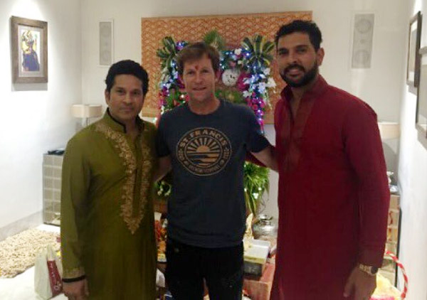 sachin,sachin tendulkar,jonty rhodes,yuvaraj singh,ganapathi pooja,guest,twitter  సచినే.. సస్పెన్స్ రివీల్ చేసాడు..! 